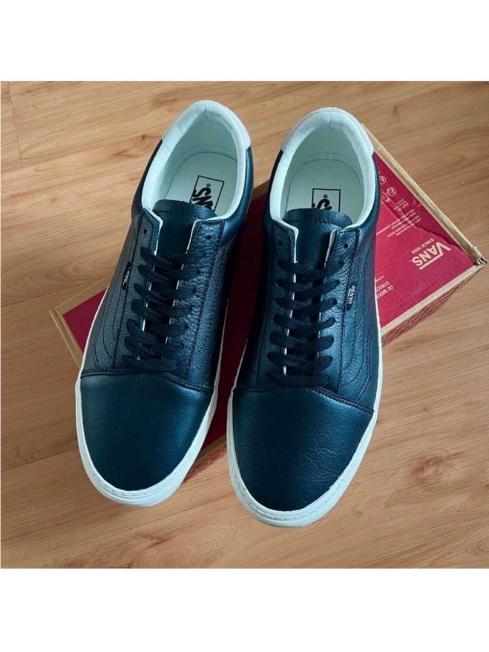 Vans Old Skool Lux Shoes
Black Leather Mens 12.0 US - Picture 5 of 13